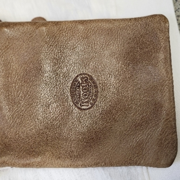 Roots Brown Leather Wallet - Picture 1 of 6